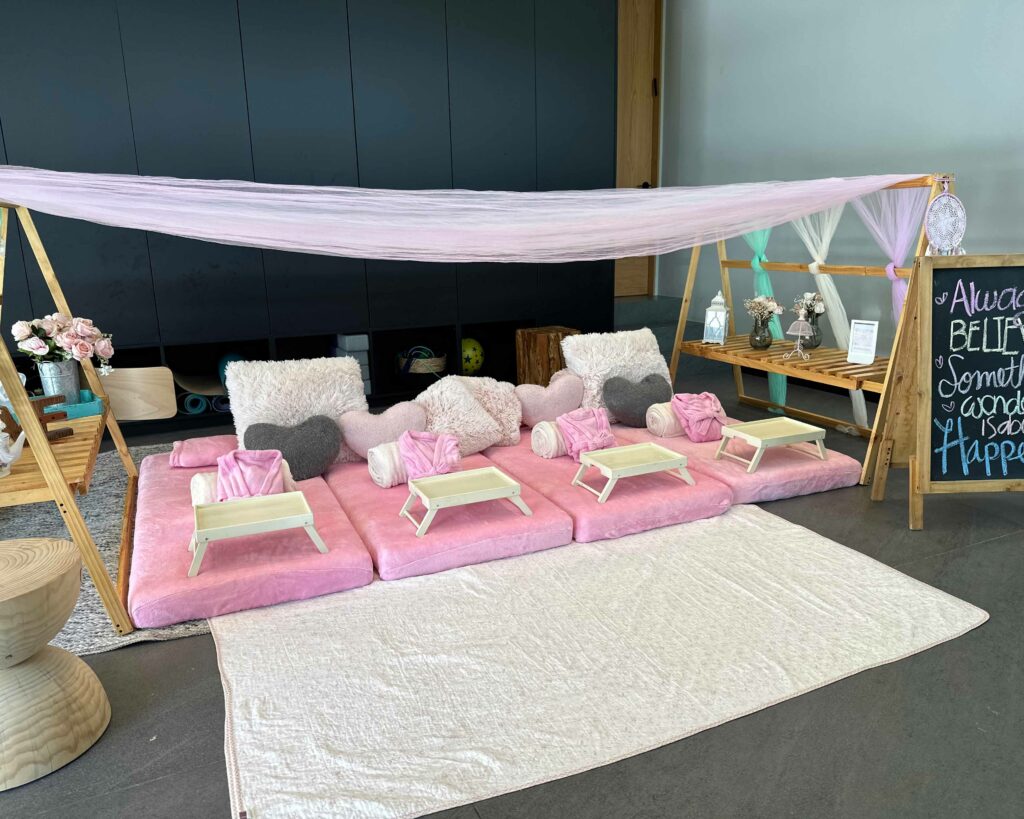 SLEEPOVER WITH FABRIC (For kids only)